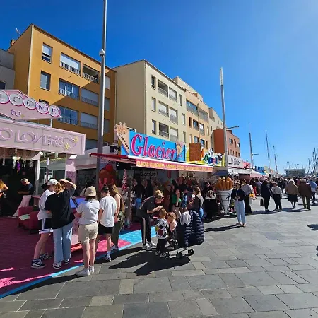 Moderne Familial Avec Vue Sur Le Port Agde