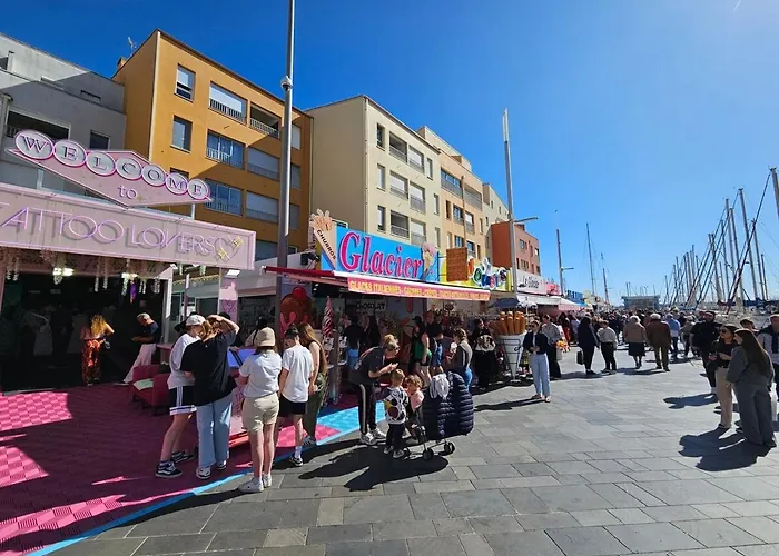 Moderne Familial Avec Vue Sur Le Port Agde